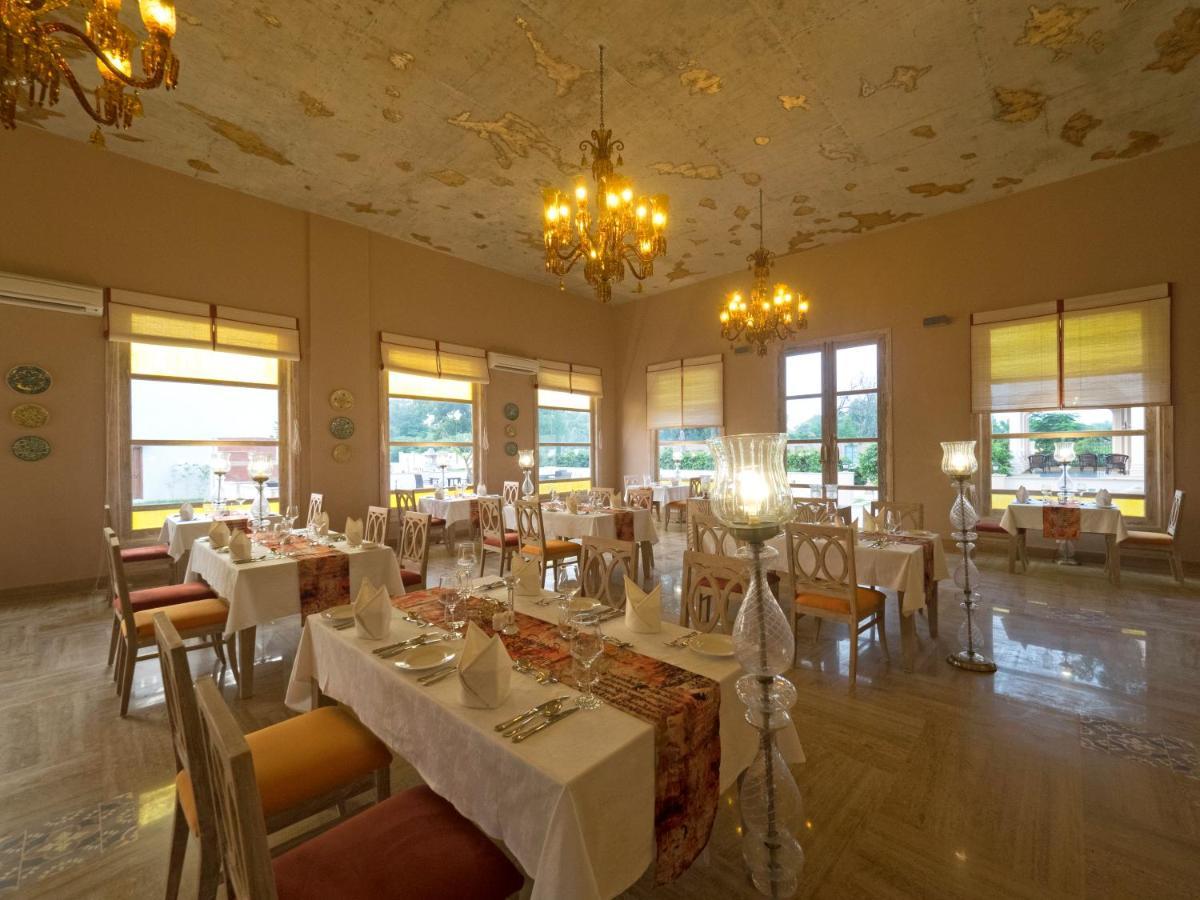 Tree Of Life Resort & Spa Варанаси Экстерьер фото